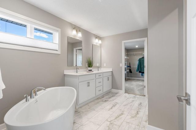 11238 Kingsview Lane N, Maple Grove, MN 55369