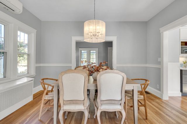 18 Middle, Lexington, MA 02421