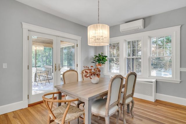 18 Middle, Lexington, MA 02421