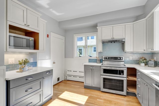 18 Middle, Lexington, MA 02421