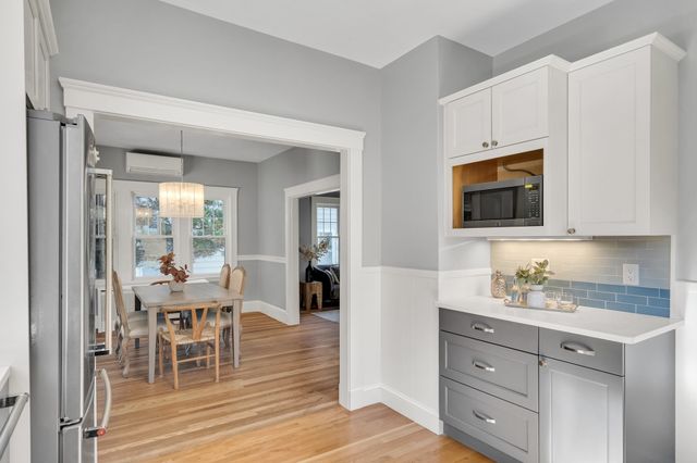 18 Middle, Lexington, MA 02421