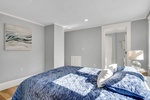 18 Middle, Lexington, MA 02421