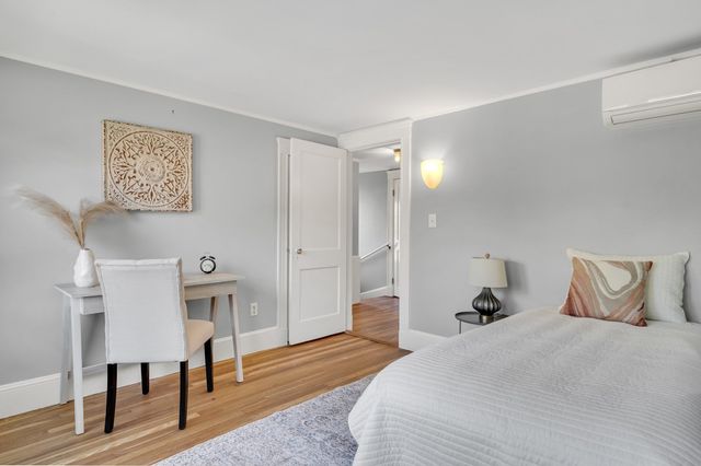 18 Middle, Lexington, MA 02421