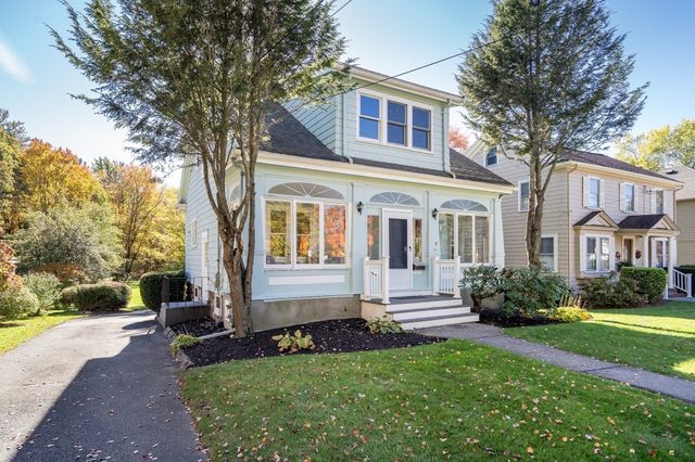 18 Middle, Lexington, MA 02421