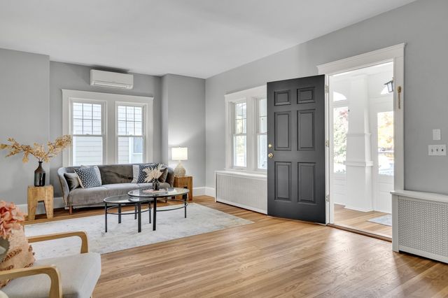 18 Middle, Lexington, MA 02421