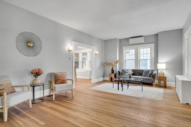 18 Middle, Lexington, MA 02421
