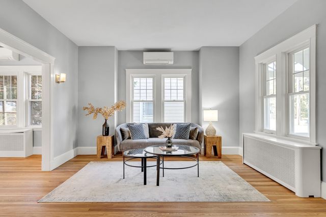 18 Middle, Lexington, MA 02421
