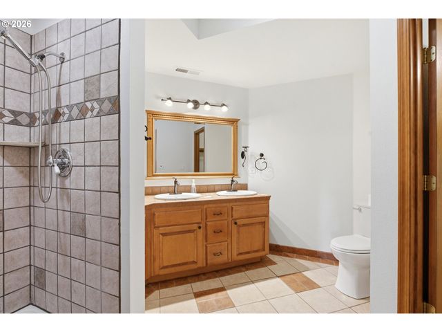 15014 Se MEADOW PARK Dr, Vancouver, WA 98683