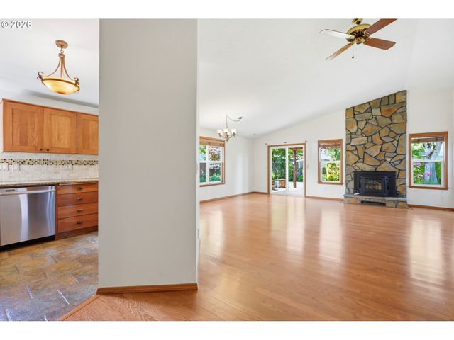 15014 Se MEADOW PARK Dr, Vancouver, WA 98683