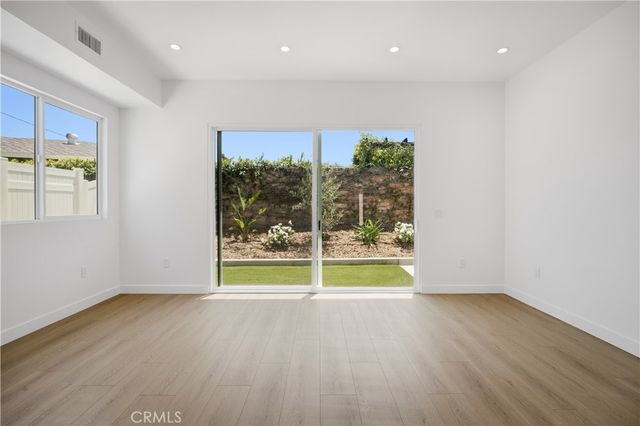 10053 Amestoy Avenue, Northridge, CA 91325