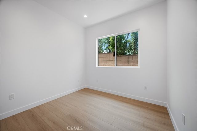 10053 Amestoy Avenue, Northridge, CA 91325