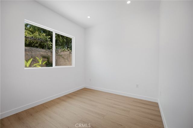 10053 Amestoy Avenue, Northridge, CA 91325