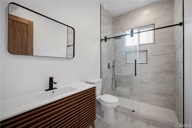 10053 Amestoy Avenue, Northridge, CA 91325