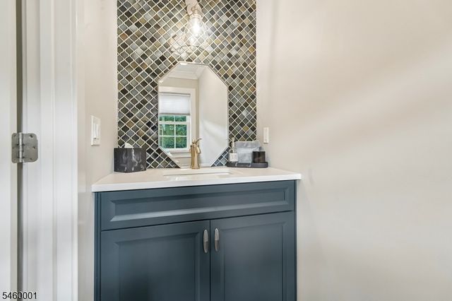 18 LOWELL AVE, Summit City, NJ 07901