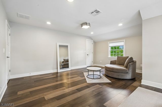 18 LOWELL AVE, Summit City, NJ 07901