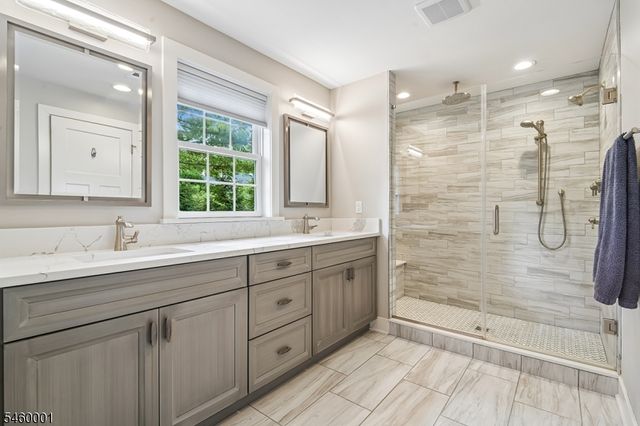 18 LOWELL AVE, Summit City, NJ 07901