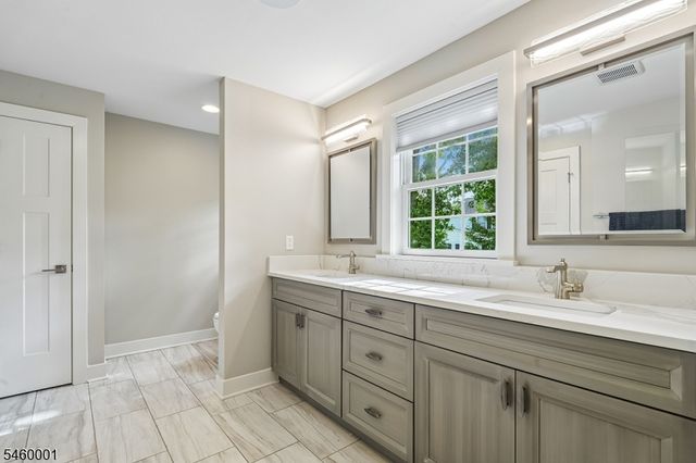 18 LOWELL AVE, Summit City, NJ 07901