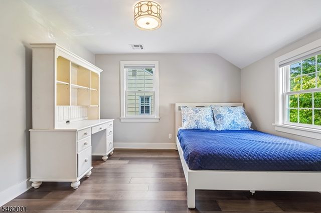 18 LOWELL AVE, Summit City, NJ 07901