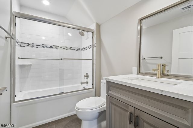 18 LOWELL AVE, Summit City, NJ 07901
