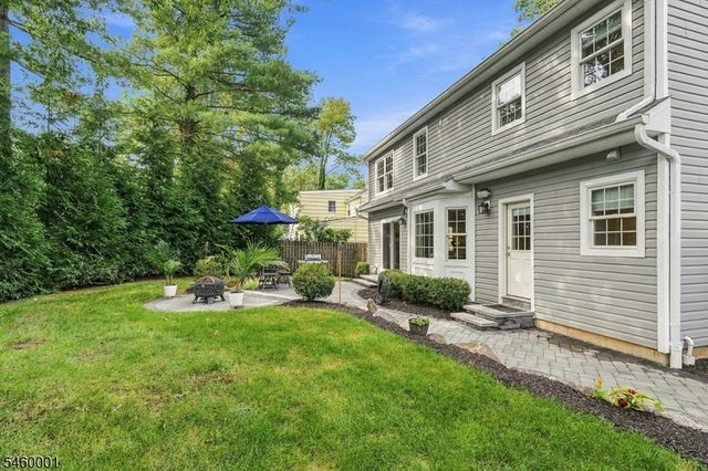 18 LOWELL AVE, Summit City, NJ 07901