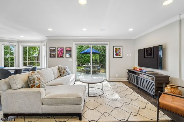18 LOWELL AVE, Summit City, NJ 07901
