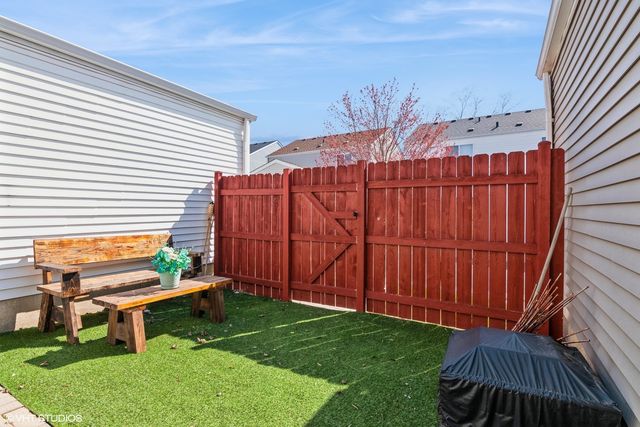 120 Presidential Boulevard, Oswego, IL 60543