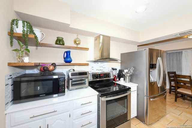 8315 Delphian, Universal City, TX 78148