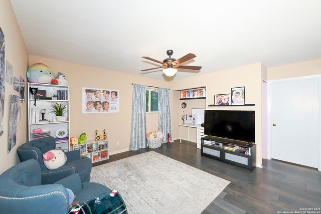 8315 Delphian, Universal City, TX 78148