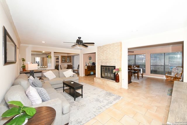 8315 Delphian, Universal City, TX 78148