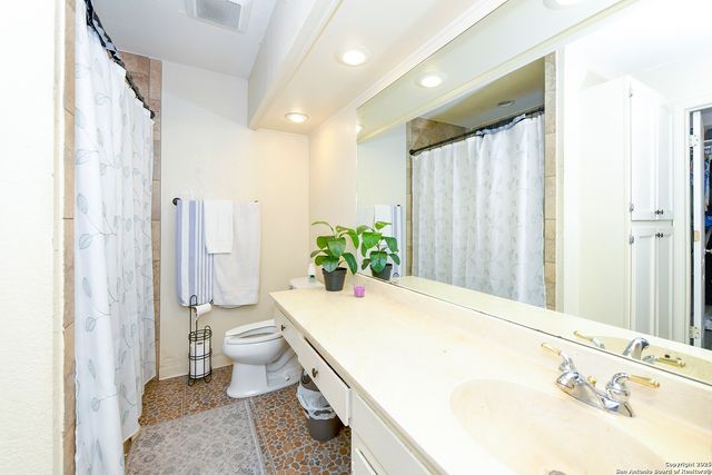 8315 Delphian, Universal City, TX 78148