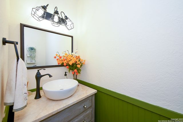 8315 Delphian, Universal City, TX 78148