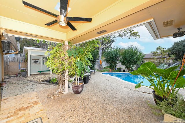 8315 Delphian, Universal City, TX 78148