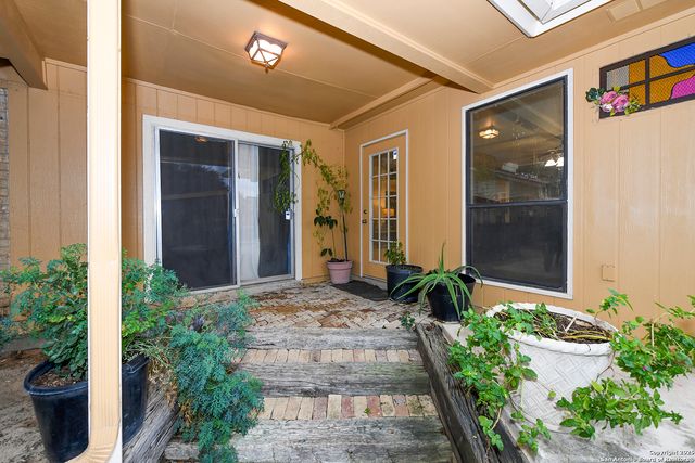 8315 Delphian, Universal City, TX 78148