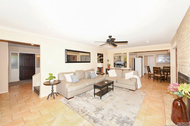 8315 Delphian, Universal City, TX 78148