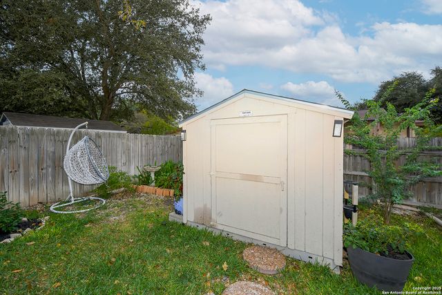 8315 Delphian, Universal City, TX 78148