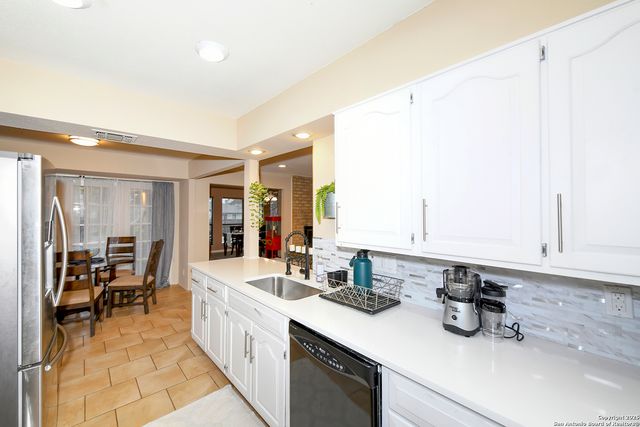 8315 Delphian, Universal City, TX 78148