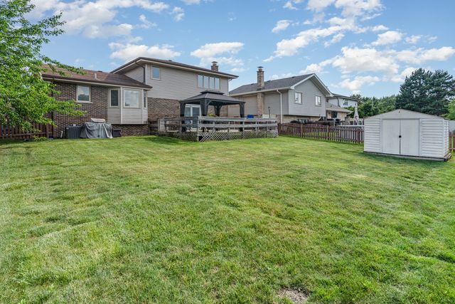 8712 Carriage Lane, Tinley Park, IL 60487