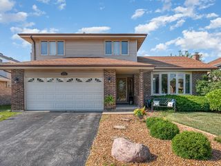 8712 Carriage Lane, Tinley Park, IL 60487