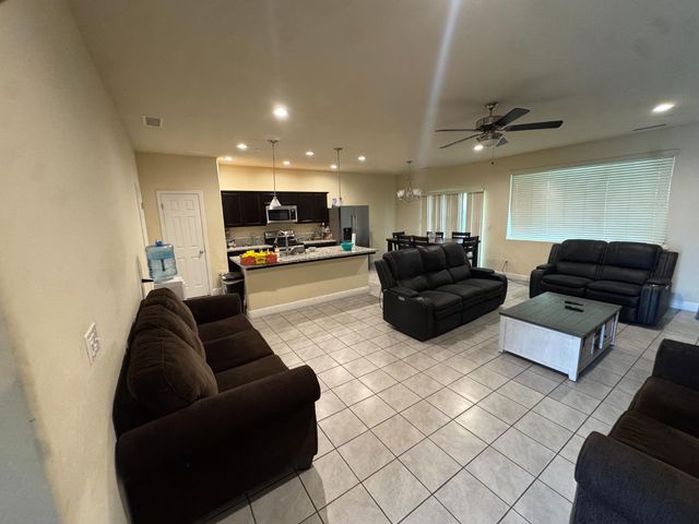 1726 Cleveland Street, Selma, CA 93662