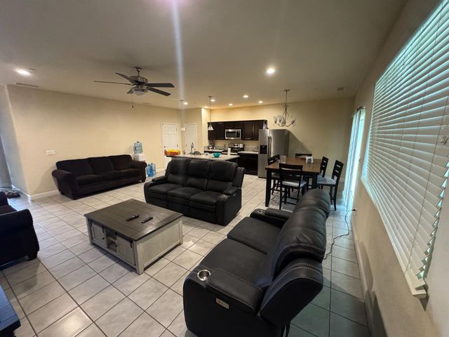 1726 Cleveland Street, Selma, CA 93662