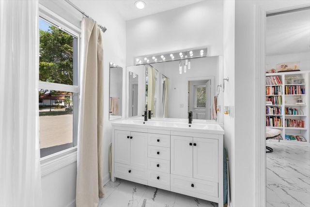 10722 Kirkaldy Lane, Boca Raton, FL 33498