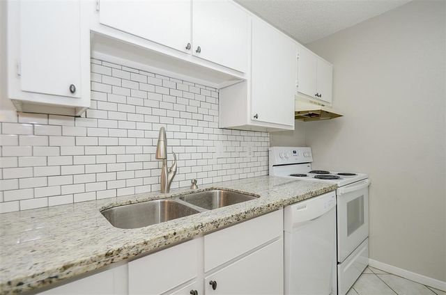 2750 Holly Hall Street 1604, Houston, TX 77054