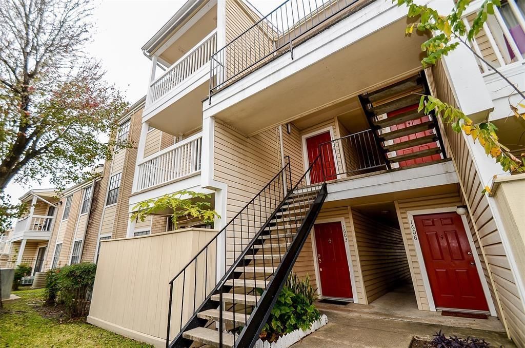 2750 Holly Hall Street 1604, Houston, TX 77054