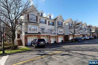2 Marina Drive 2, Bayonne, NJ 07002