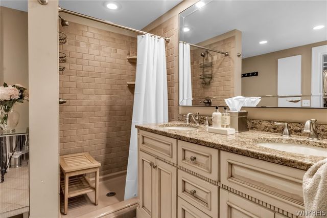 259 Middlesex Road, Buffalo, NY 14216