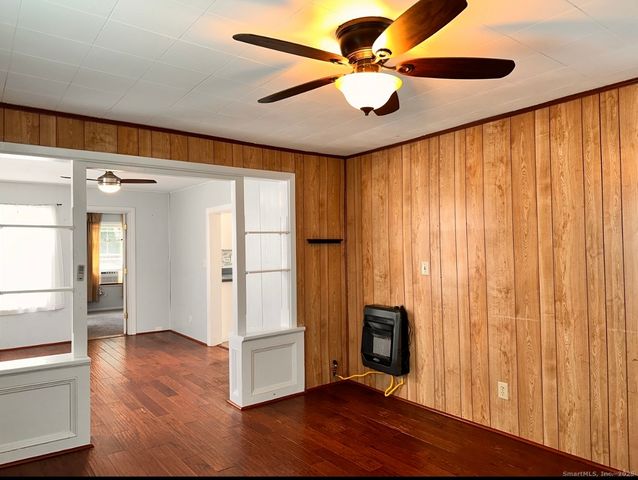 22 Hodge Avenue, Ansonia, CT 06401