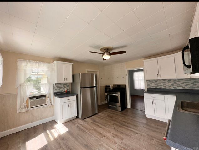 22 Hodge Avenue, Ansonia, CT 06401