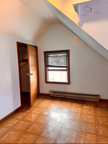 22 Hodge Avenue, Ansonia, CT 06401