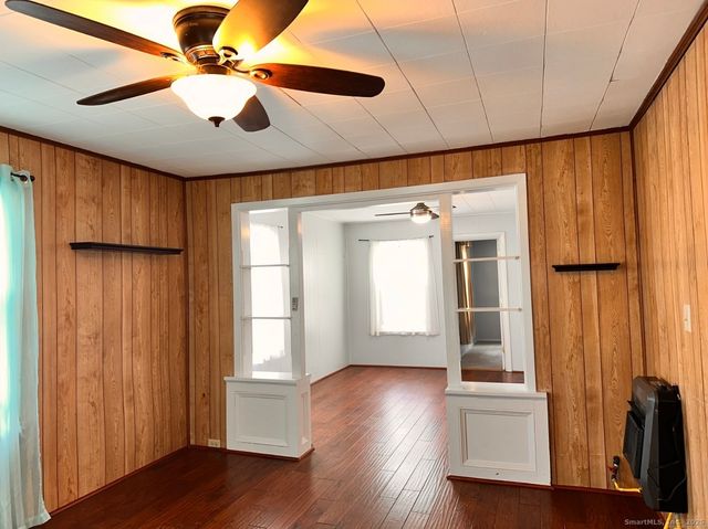 22 Hodge Avenue, Ansonia, CT 06401