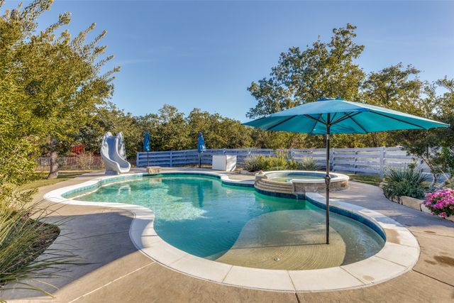 1029 Sunflower, Paradise, TX 76073